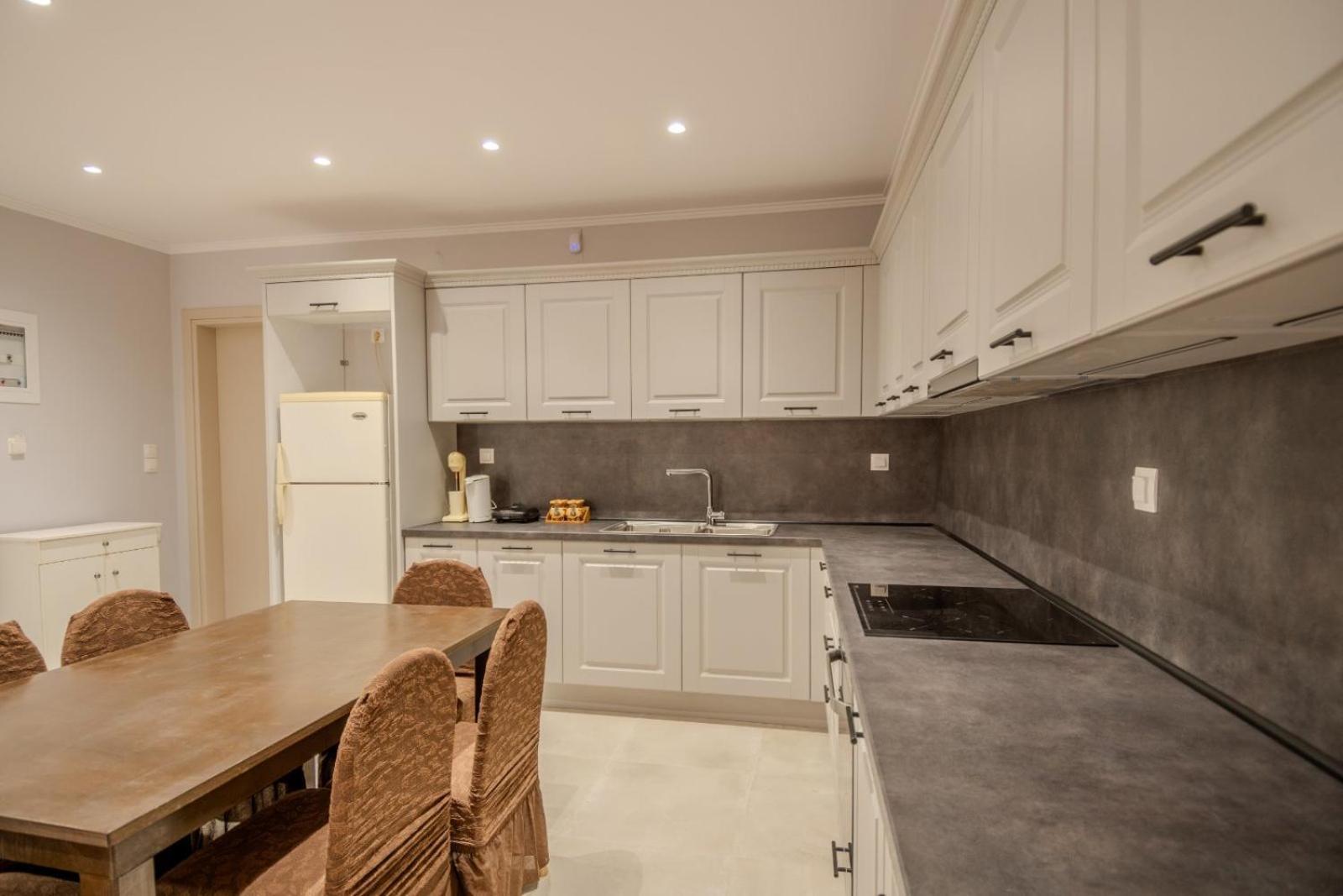 Dionysis Elegant Cozy Apartment *
